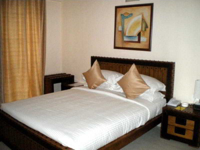Hotel The Elite Suites Πούνε Εξωτερικό φωτογραφία